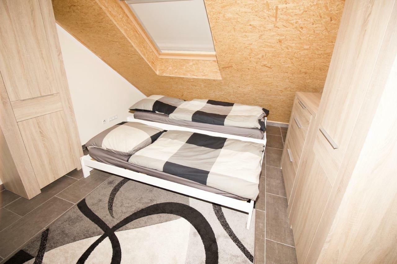 Ferienwohnung Beckendorf Лосхайм Екстериор снимка